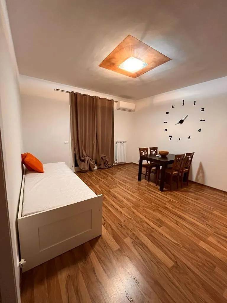 I Due Orologi Apartment Peschiera del Garda Italy
